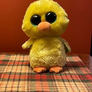 small sized yellow ducky beany boo